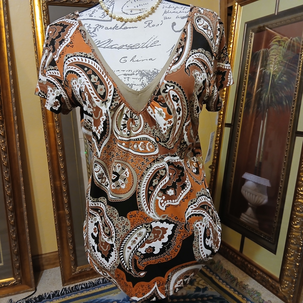 Liz & Co. NWT Paisley V-Neck Women's Top